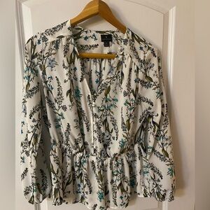 women’s top size M